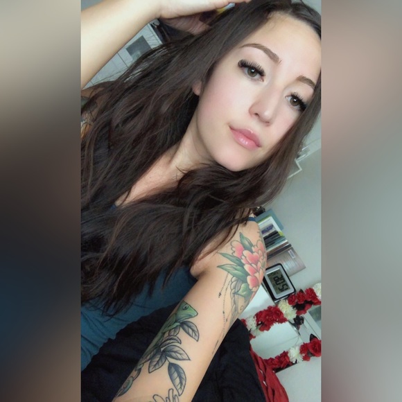 Meet your Posher, Itzel - Picture 1 of 1